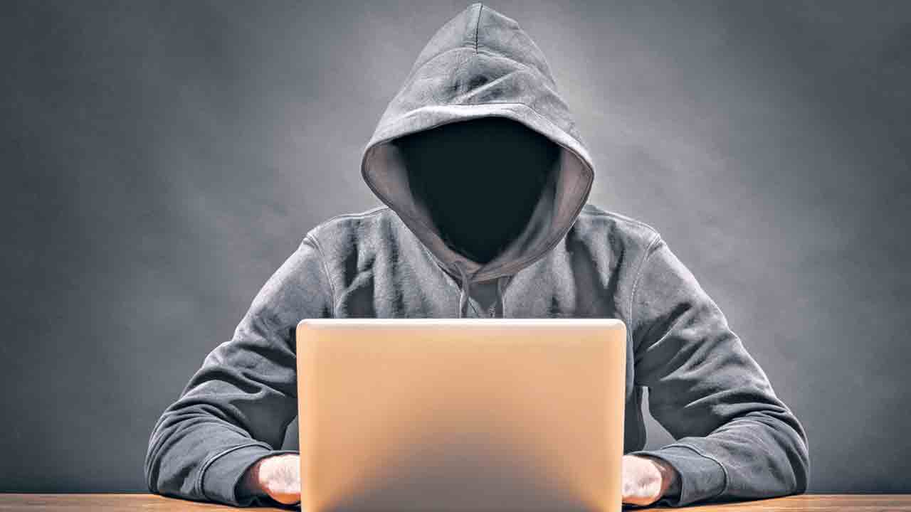 స్క్రీన్పై 18 లక్షలు లాభం