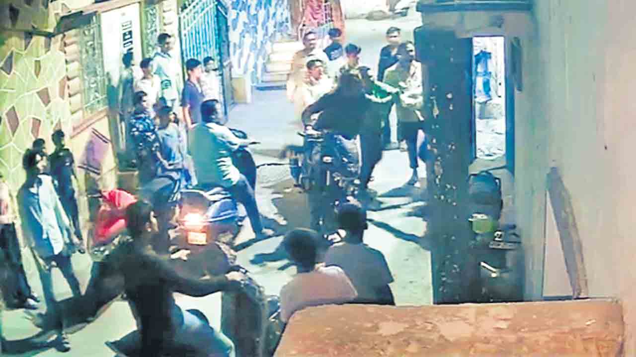 సిటీలో స్ట్రీట్‌ ఫైట్‌