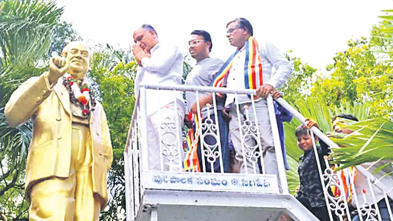 గౌతమబుద్ధుడి బోధనలే అంబేద్కర్‌కు ప్రేరణ