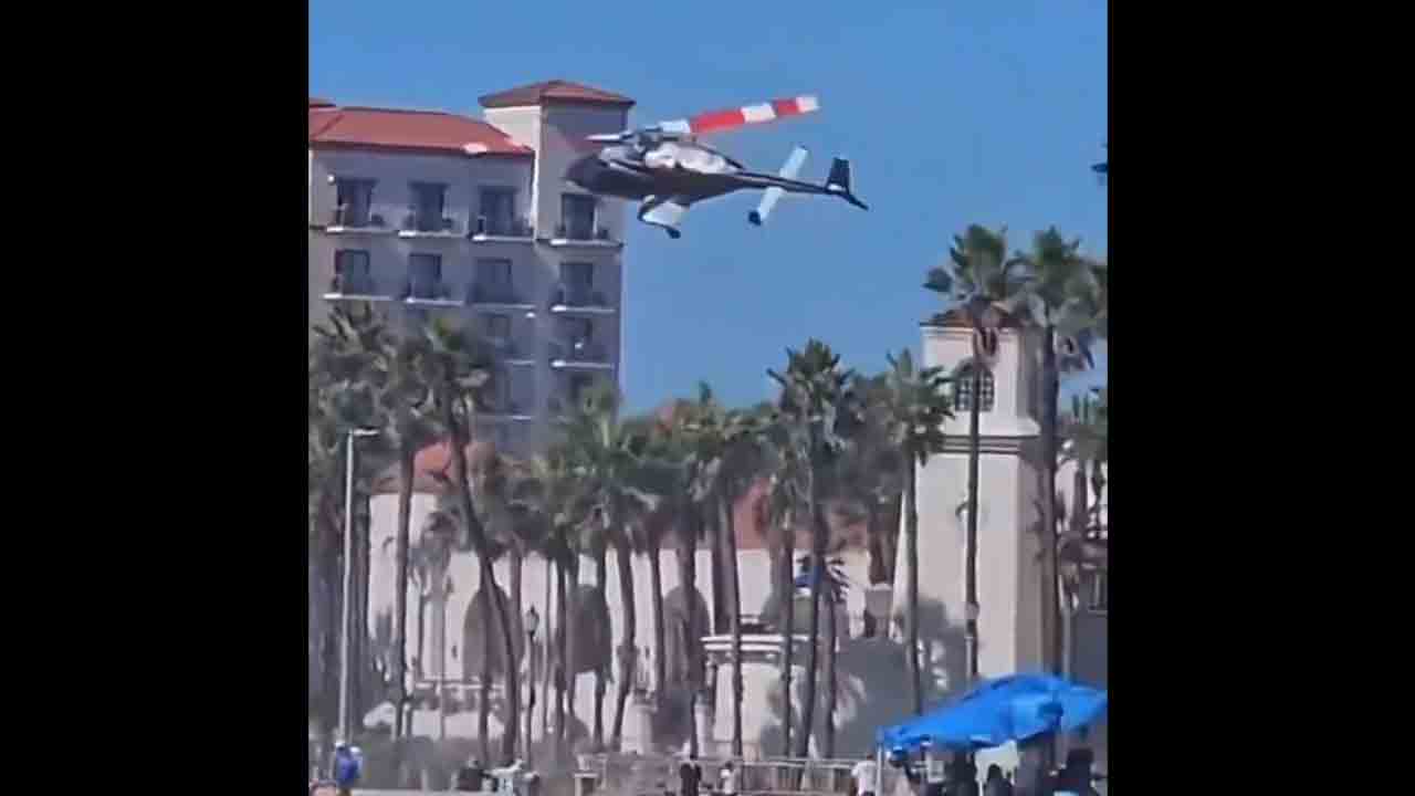 Helicopter crash | సుడులు తిరుగుతూ కుప్పకూలిన హెలికాప్టర్‌.. ఐదుగురికి గాయాలు.. Video