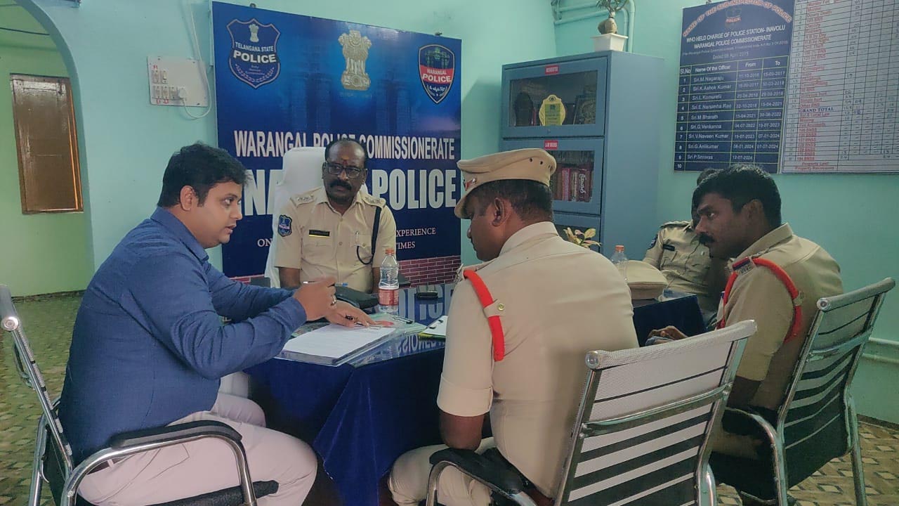 Inavolu | ఐనవోలు పోలీస్‌స్టేషన్‌ను సందర్శించిన ఎంహెచ్‌ఏ అధికారి.. స్టేషన్‌ నిర్వహణపై సంతృప్తి..!