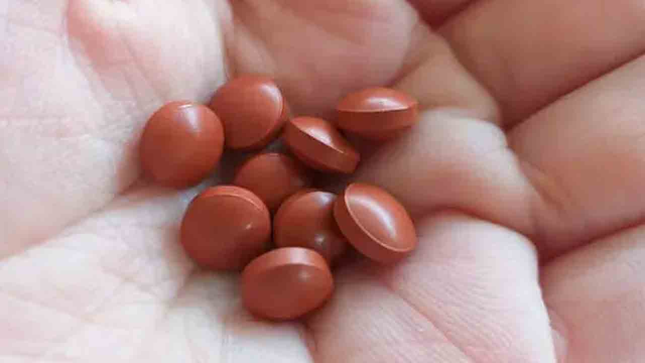 ఐరన్ మాత్రలు వికటించి విద్యార్థులకు అస్వస్థత!