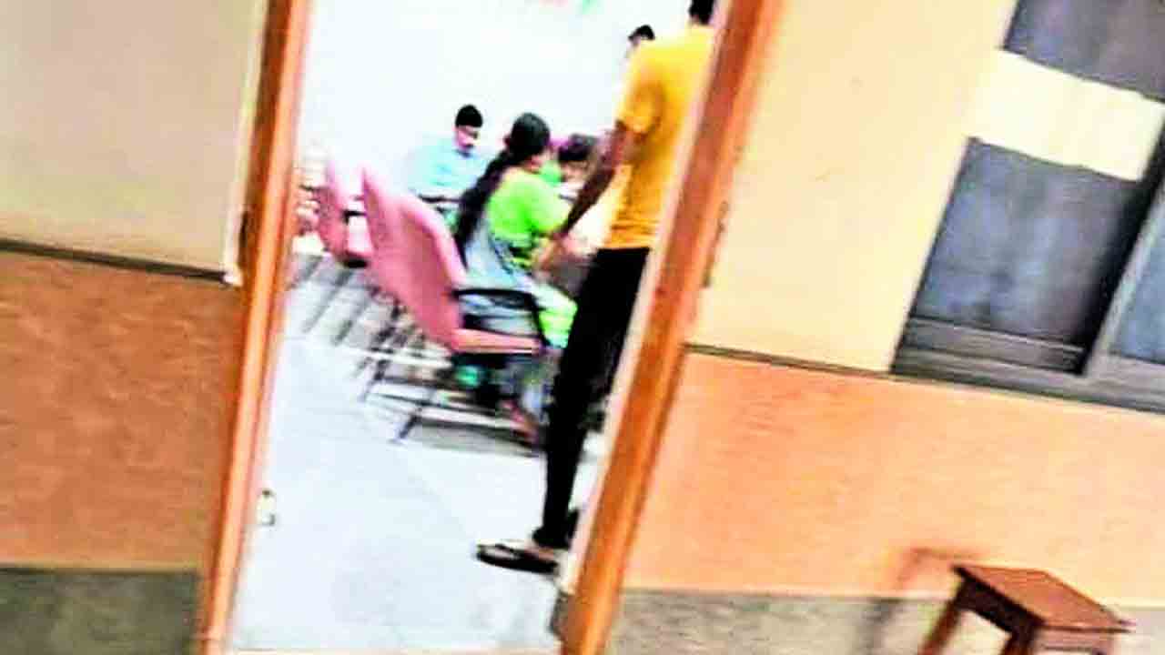 నకిలీ రైతులను సృష్టించి..అక్రమాలకు తెరలేపి..