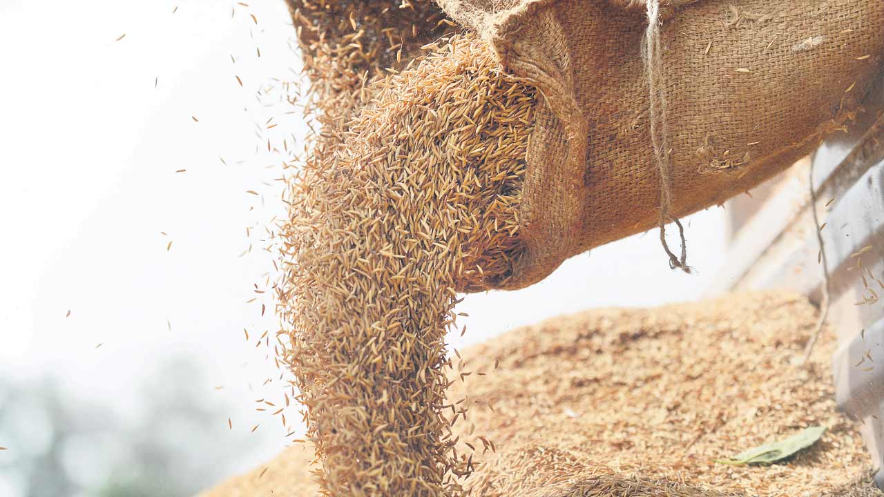 కొనుగోళ్ల ‘లక్షా’్యనికి కోత!