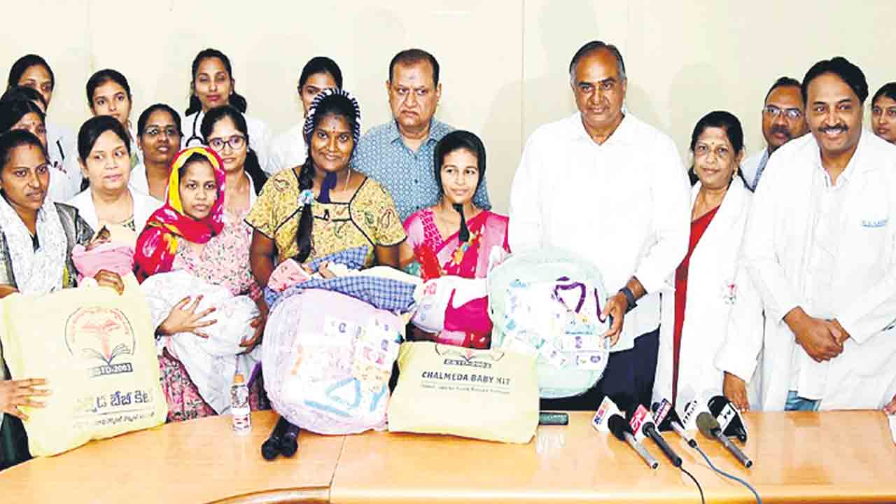 కేసీఆర్‌ కిట్‌ స్ఫూర్తితో చల్మెడ బేబీ కిట్‌