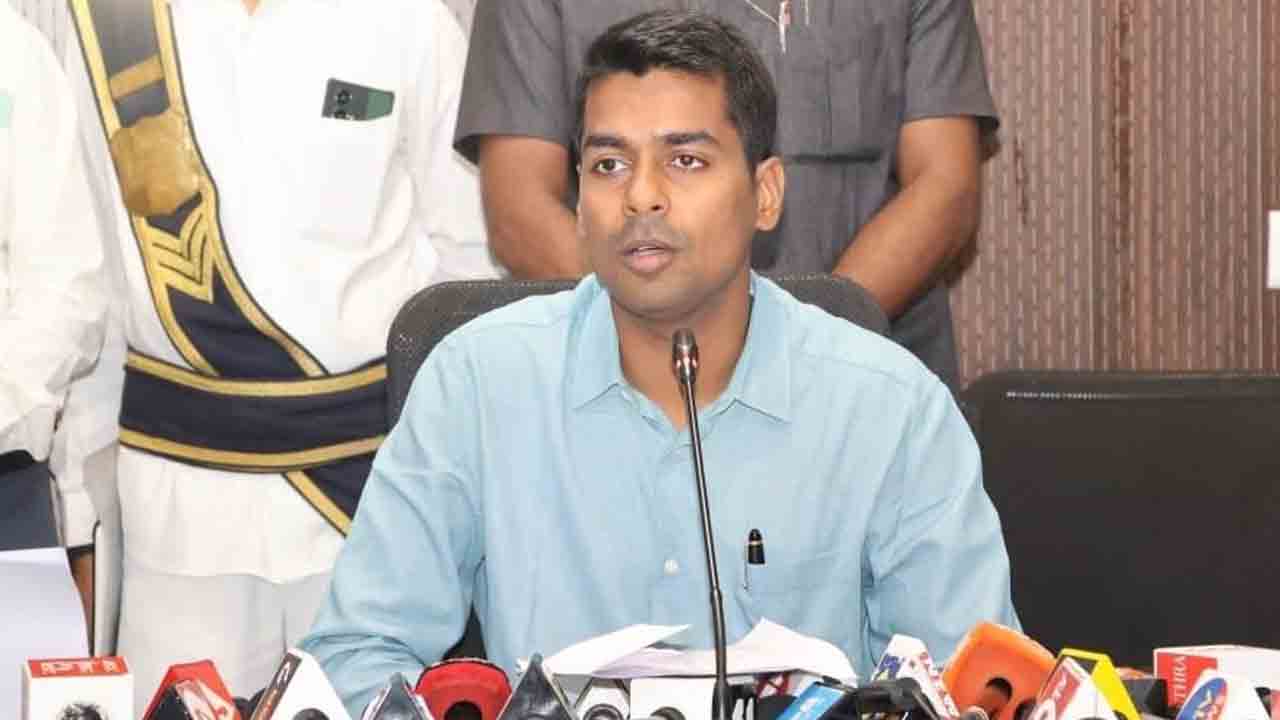 ఎన్నికల నిర్వహణకు పార్టీలు సహకరించాలి