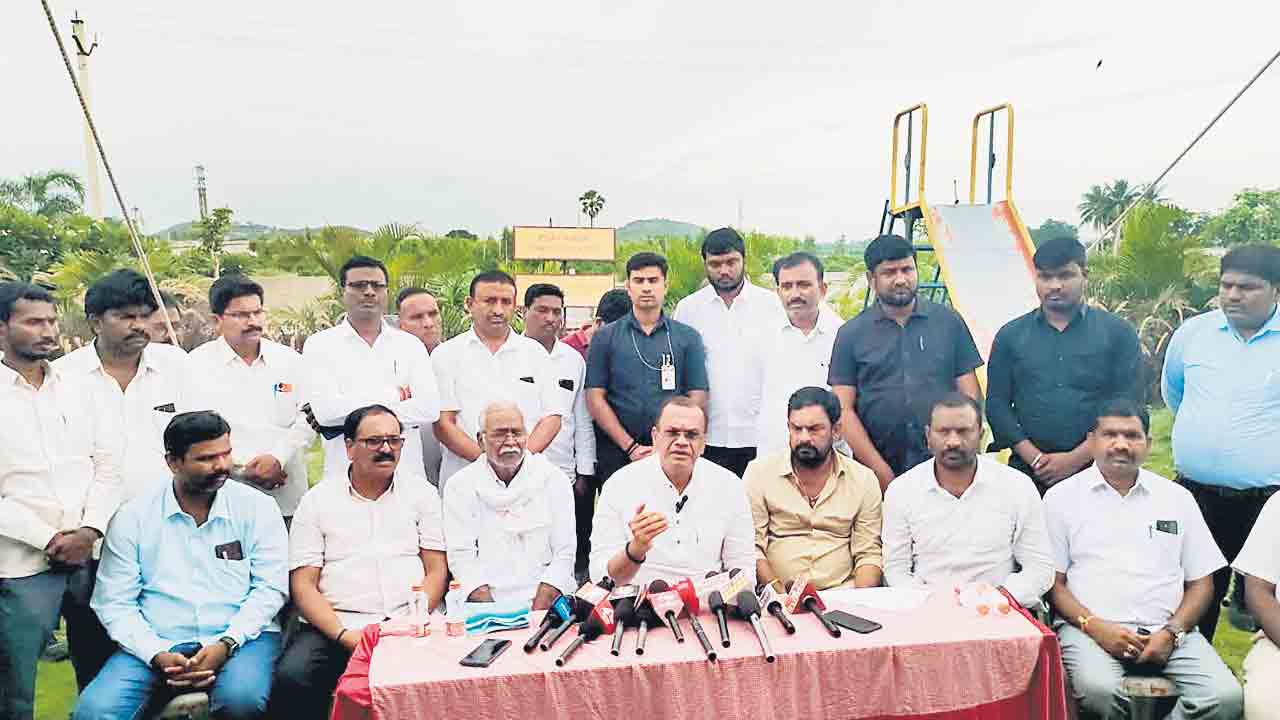 ఉత్తరభాగం అలైన్‌మెంట్‌ మారదు.. మంత్రి కోమటిరెడ్డి వెంకట్‌రెడ్డి