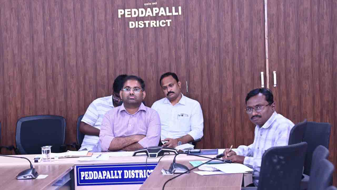 Koya Sree harsha | అభివృద్ధి పనుల్లోనాణ్యత ప్రమాణాలు పాటించాలి : కలెక్టర్‌ కోయ శ్రీ హర్ష