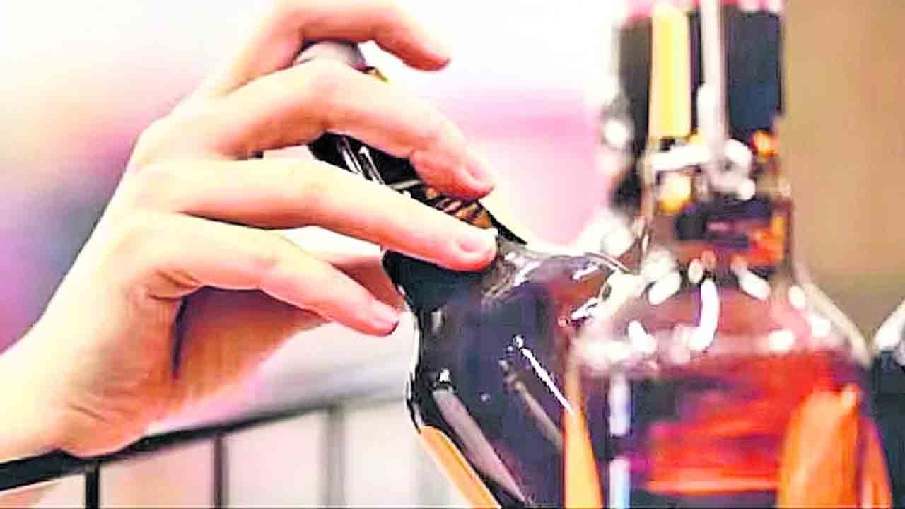 మద్యం షాపులకు నేడు డ్రా