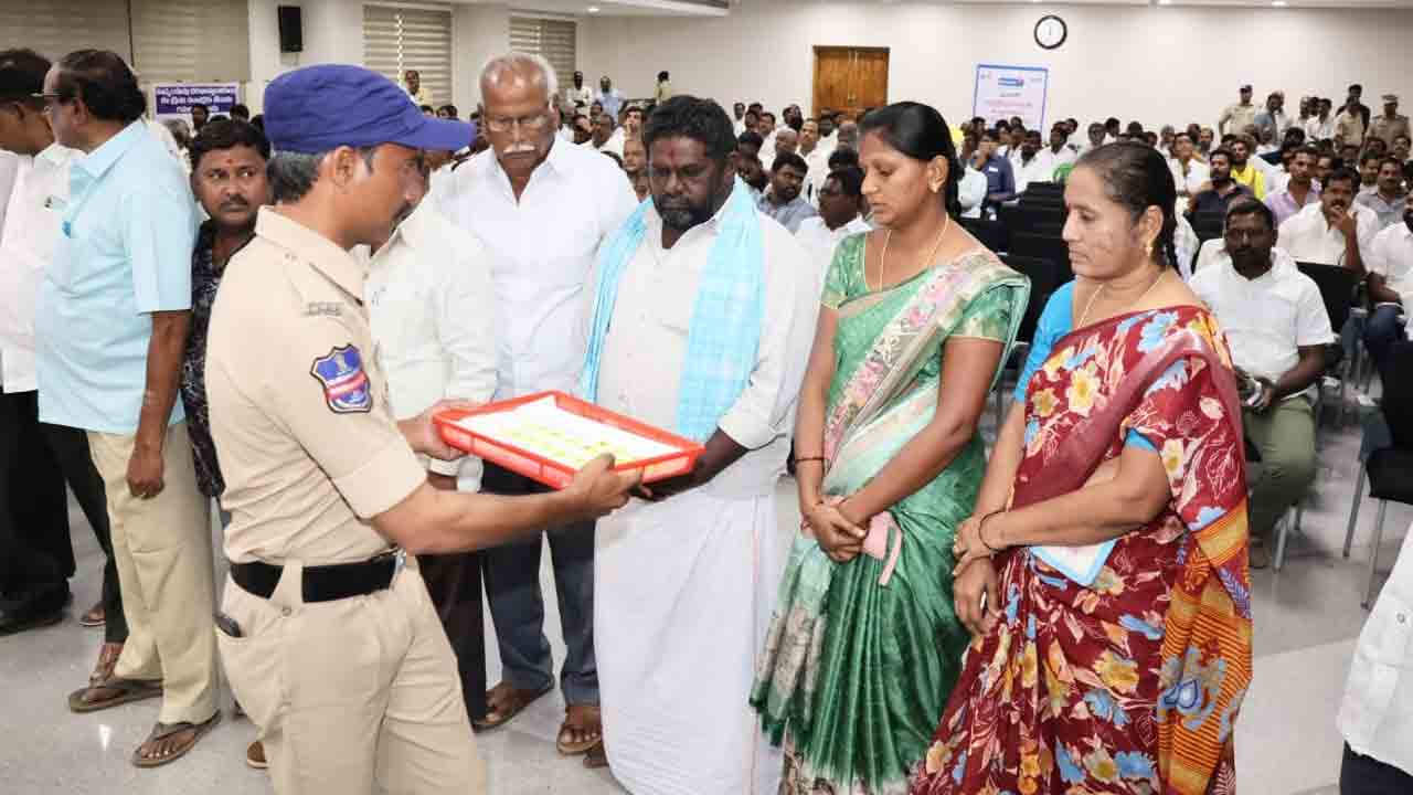 కిక్కు..లక్కు !