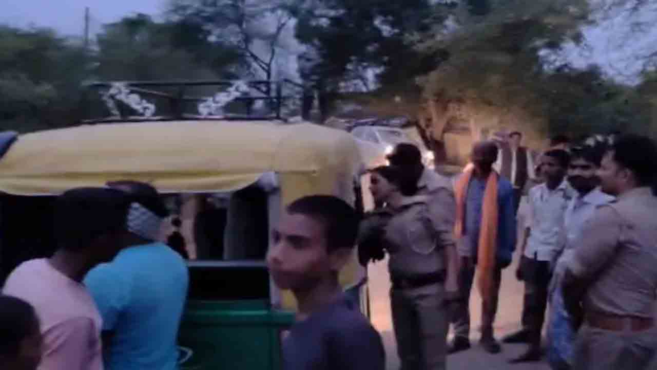 Lover Beaten To Death | ప్రియుడ్ని కొట్టి చంపడంతో గొంతుకోసుకున్న ప్రియురాలు..   కత్తితో పొడుచుకున్న ఆమె బంధువు