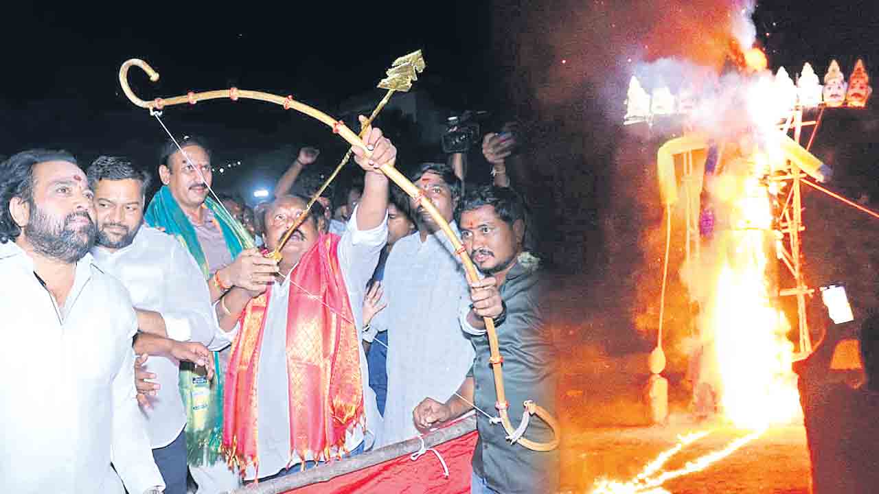 పల్లెపల్లెనా దసరా సంబురం.. శమీ పూజల్లో పాల్గొన్న ప్రముఖులు