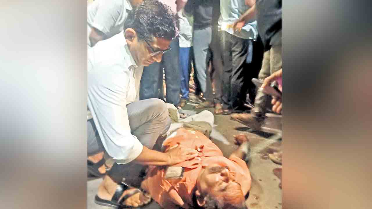 ప్రాథమిక చికిత్స చేసి.. దవాఖానకు పంపించి!