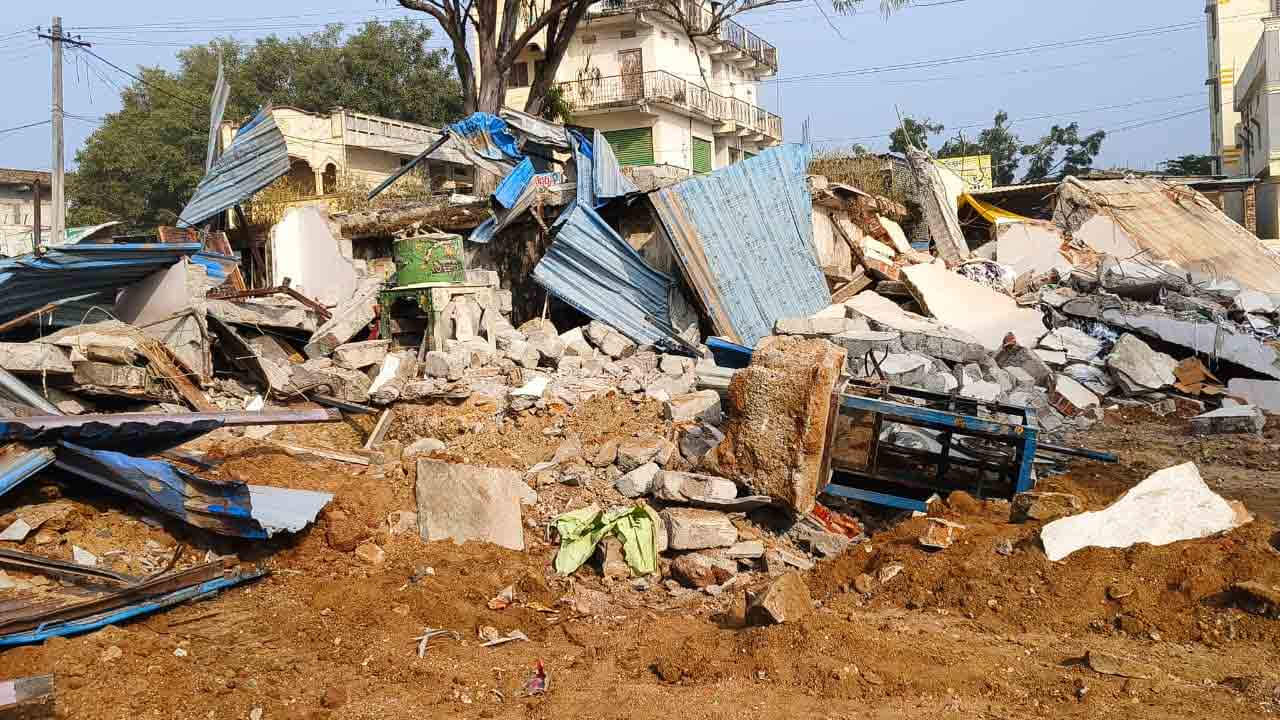 Demolitions | సమాచారం లేకుండా కూల్చివేతలు.. అధికారుల తీరుపై బాధితుల ఆగ్రహం