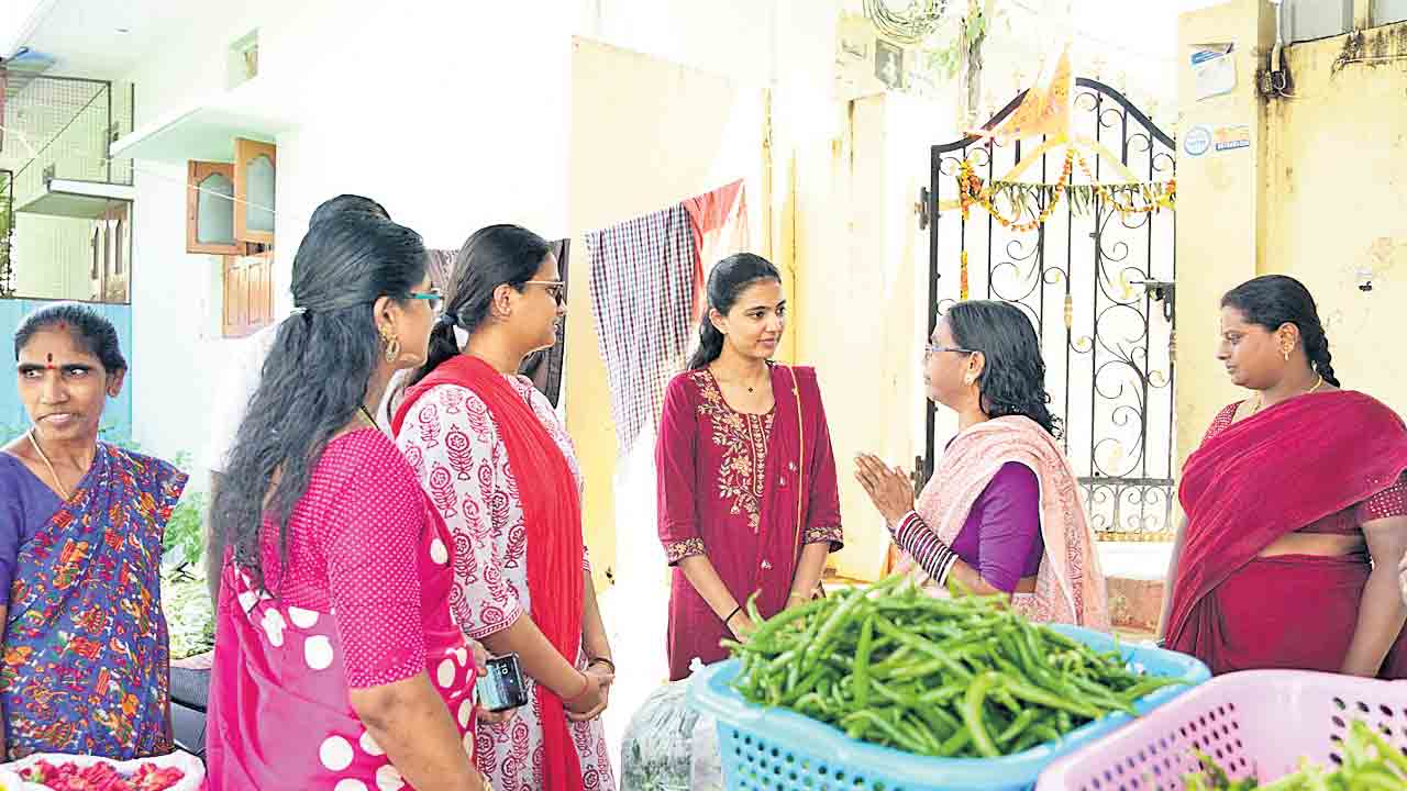 బీఆర్‌ఎస్‌కు కంచుకోట జూబ్లీహిల్స్‌ ప్రచారంలో దూసుకుపోతున్న కారు