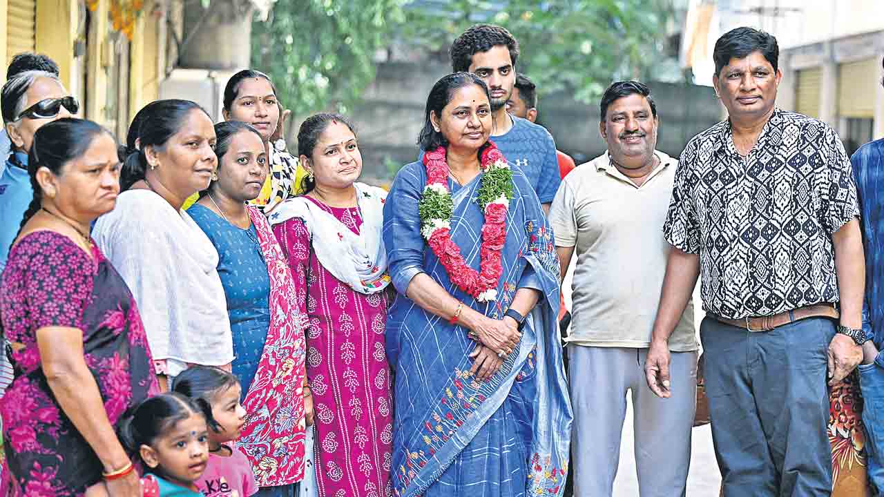 గడప గడపకూ.. మాగంటి