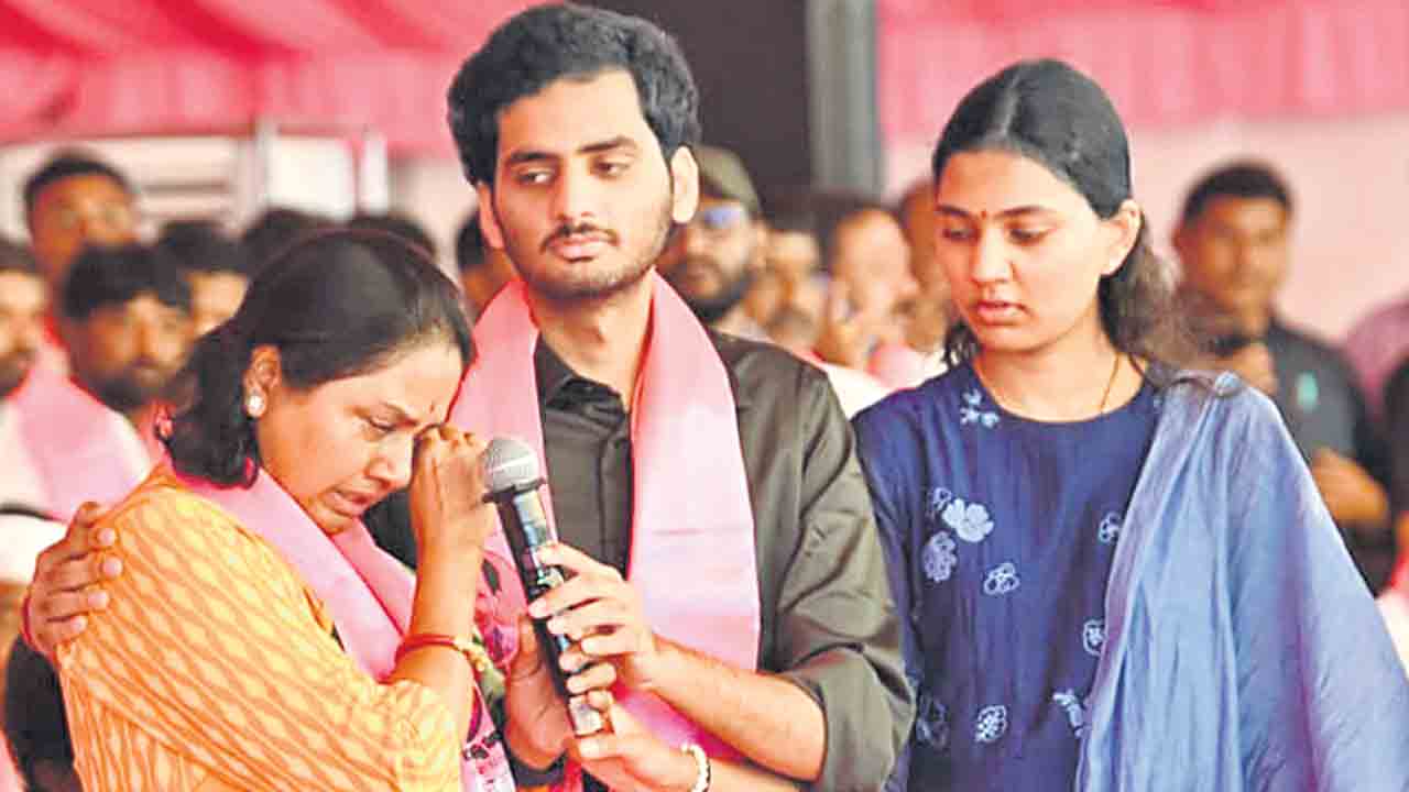 ఆడబిడ్డ కన్నీటిపై మంత్రుల ఏడుపు!