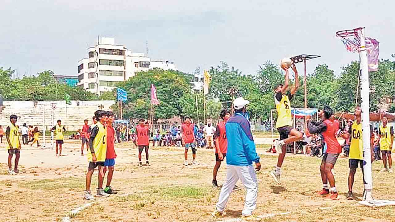 ఫైనల్లో పాలమూరు.. రాష్ట్ర స్థాయి నెట్‌బాల్‌ టోర్నీ