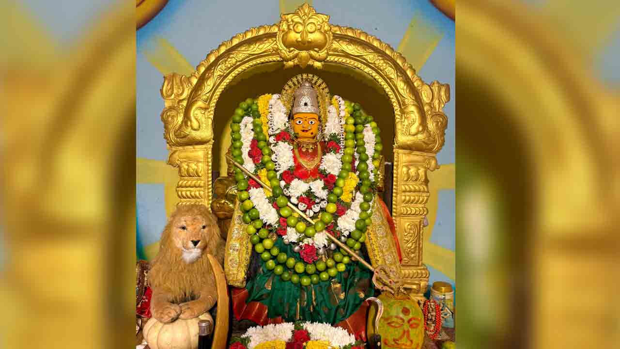 Navaratri Celebrations | శ్రీ మహిషాసుర మర్దిని అలంకరణలో అమ్మవారు దర్శనం