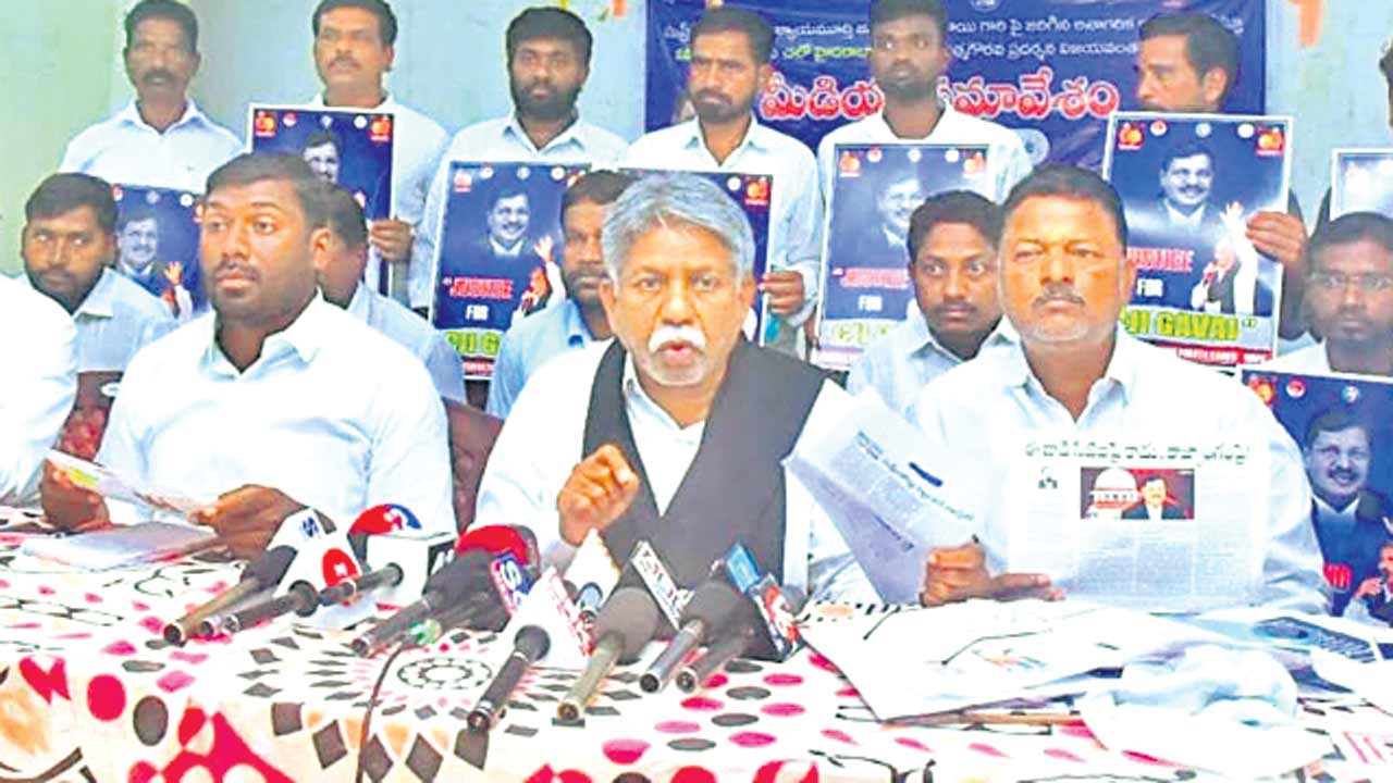 దళితుల ఆత్మగౌరవ ర్యాలీకి తరలిరావాలి