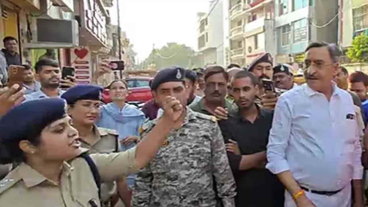 Watch: ‘జై శ్రీరామ్’ నినాదాలు చేసిన ముస్లిం మహిళా పోలీస్‌ అధికారిణి.. ఎందుకంటే?