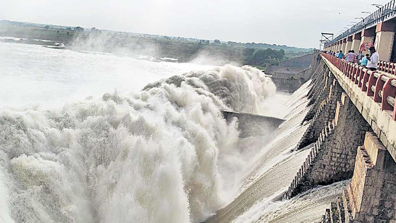 మూసీకి భారీగా ఇన్ఫ్లో