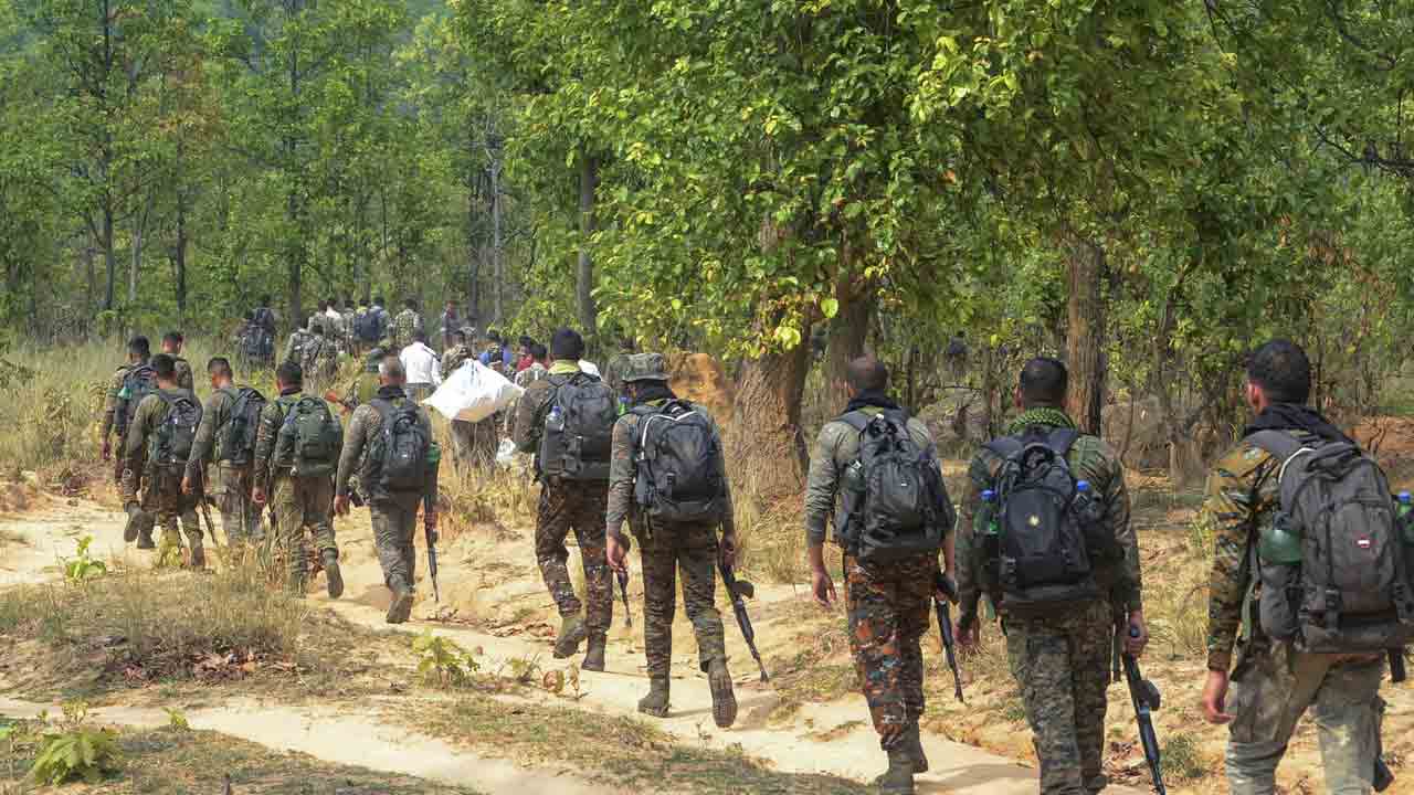 నక్సల్స్‌ లొంగుబాట.. అడవుల్లో ఉన్నది కేవలం 10 శాతం మంది మాత్రమే