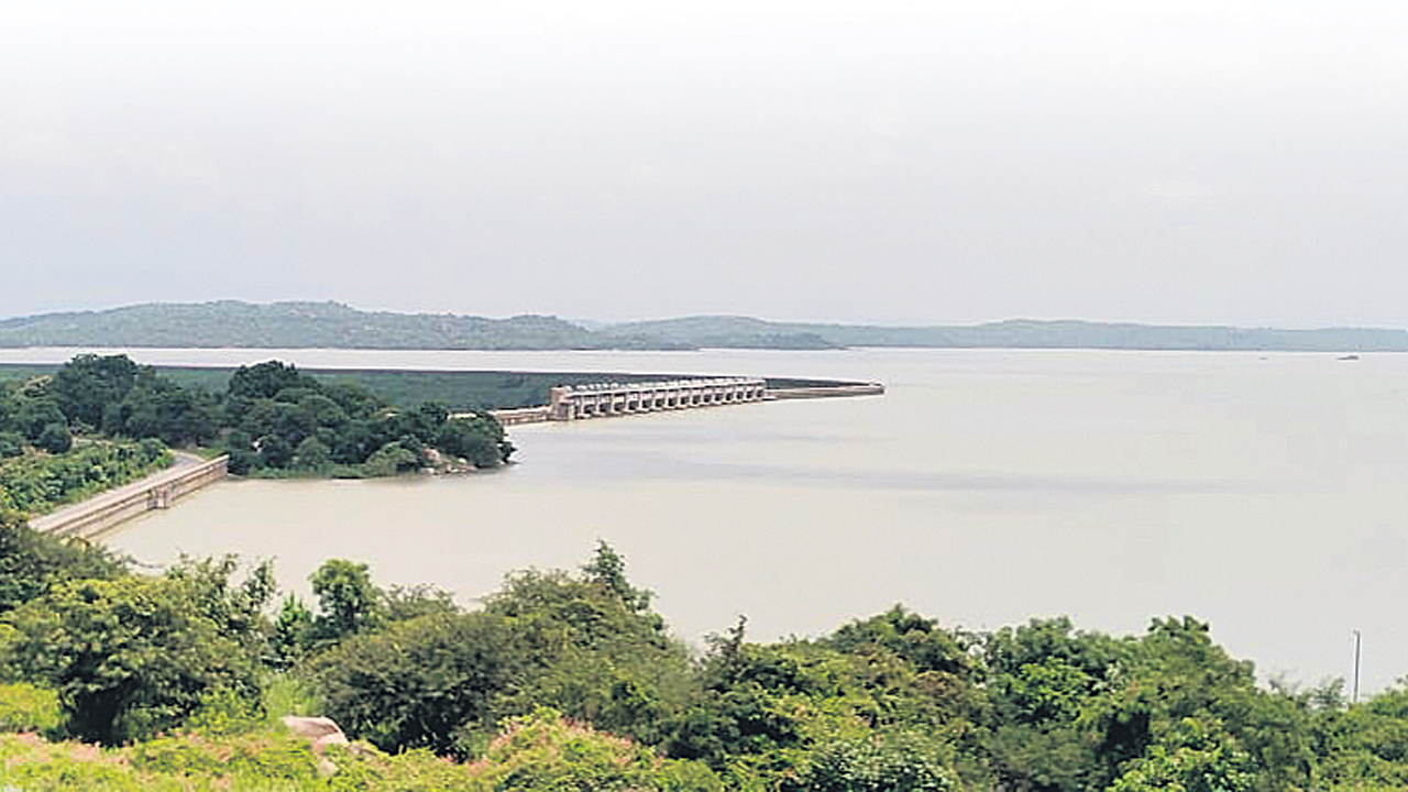 వందేడ్లలో రికార్డు స్ధాయులో వరద.. నిజాంసాగర్‌లోకి 273.09 టీఎంసీల ఇన్‌ఫ్లో