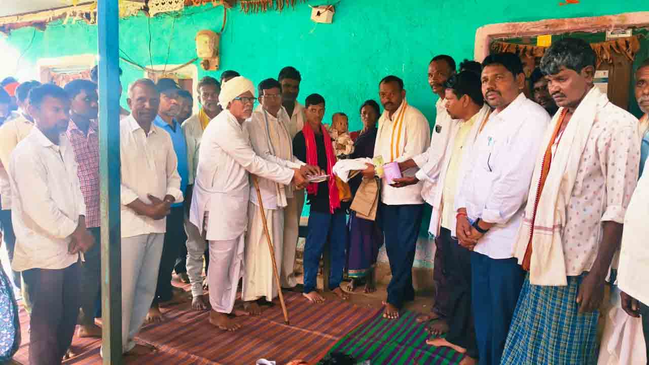 Financial assistance | పసికందు కుటుంబానికి ఆర్థిక సహాయం
