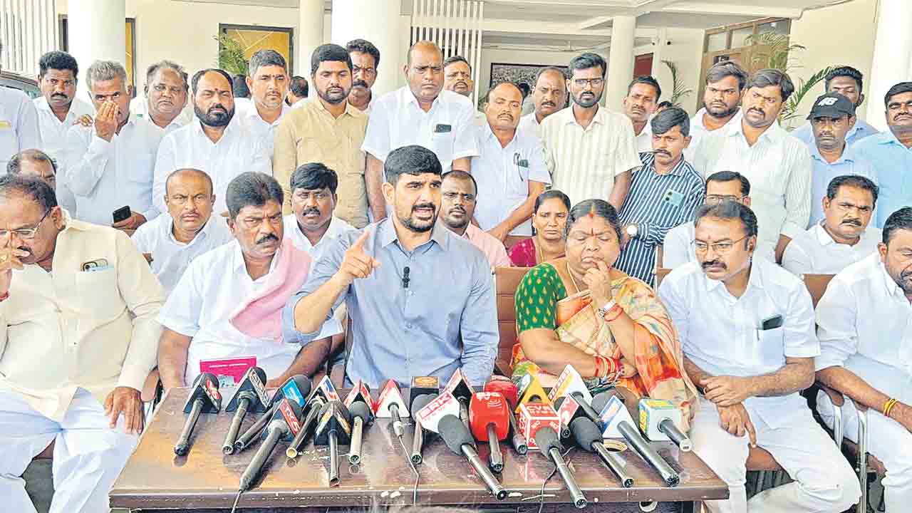 గులాబీ జెండా ఎగరేస్తాం