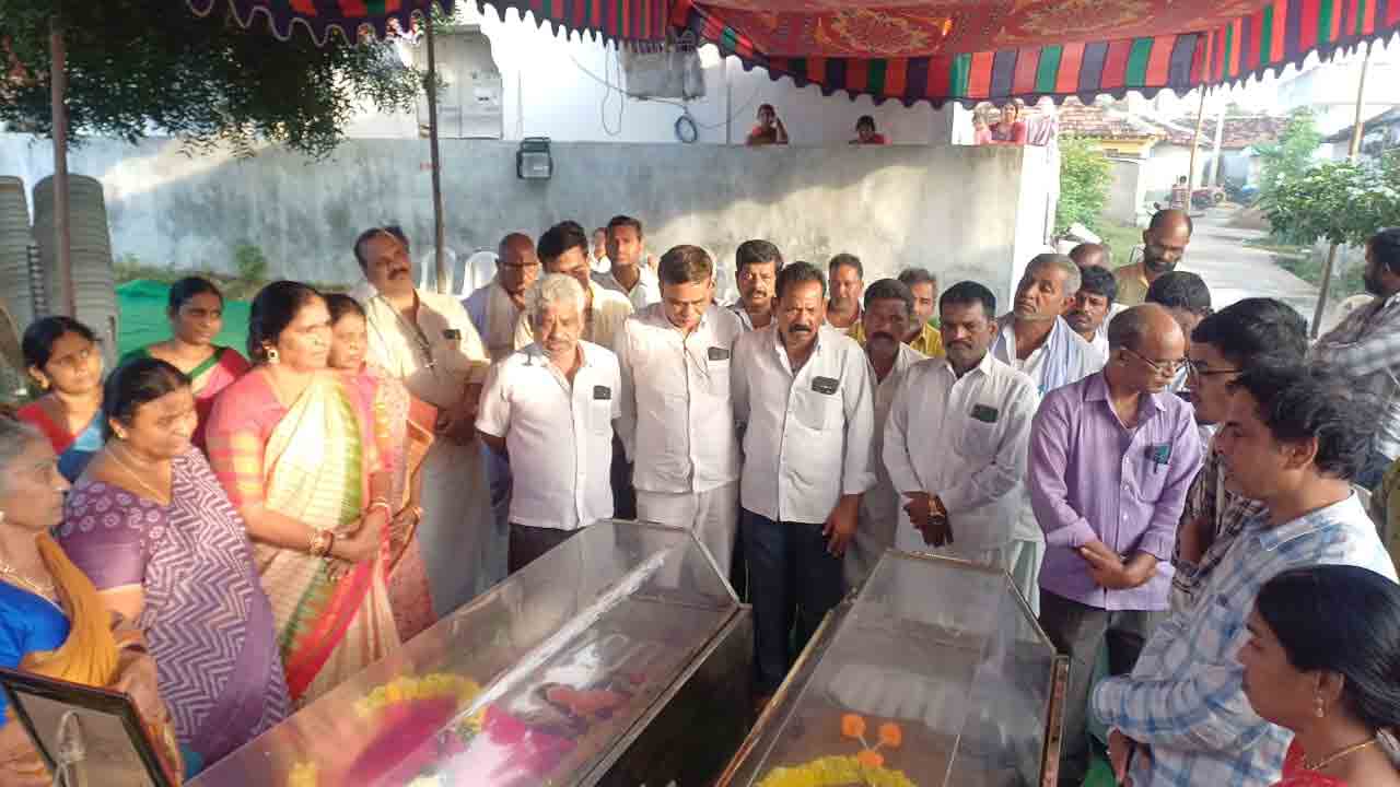 Padma Devender Reddy | ప్రమాదంలో తల్లీబిడ్డ సజీవదహనం కావడం బాధాకరం : పద్మా దేవేందర్ రెడ్డి