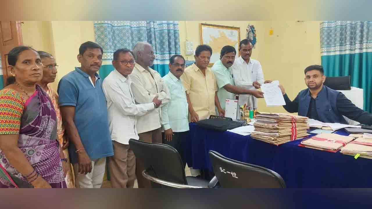 Forest officials | ఫారెస్ట్ అధికారులు సాగు భూముల జోలికి రాకుండా చర్యలు తీసుకోవాలి