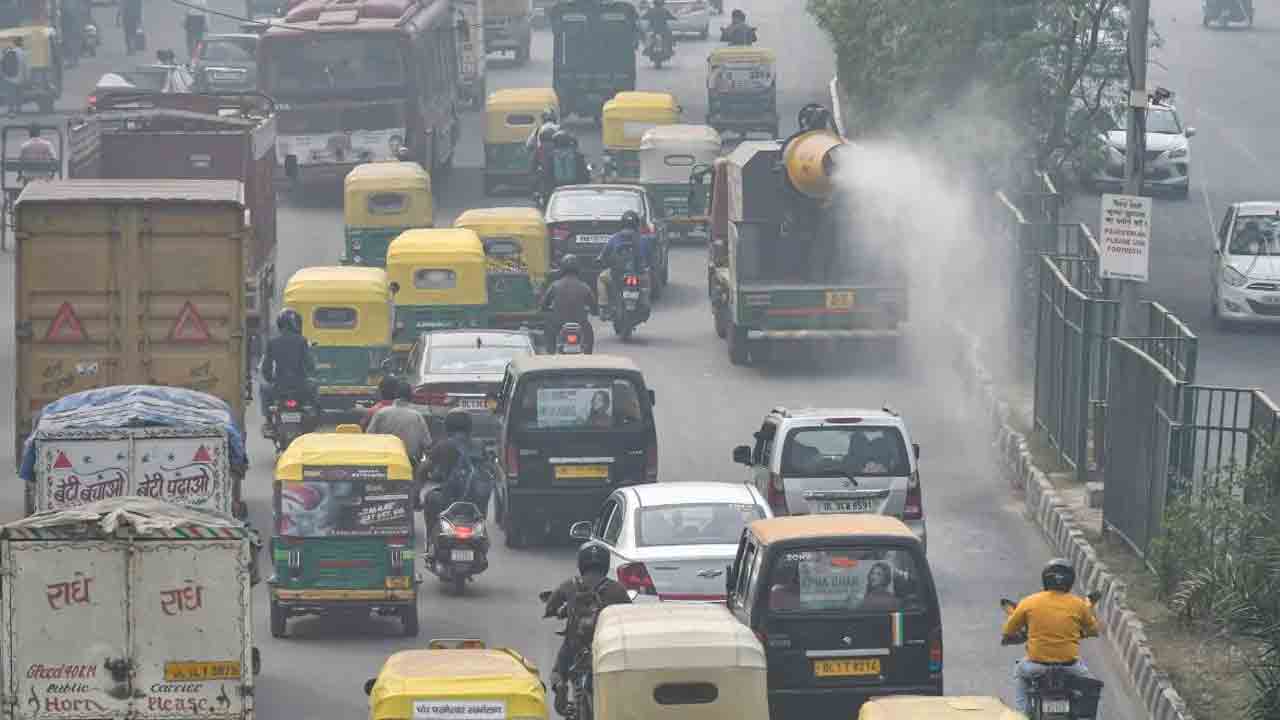 Air Pollution | కాస్త మెరుగుపడిన గాలి నాణ్యత.. క్లౌడ్ సీడింగ్కు ఏర్పాట్లు