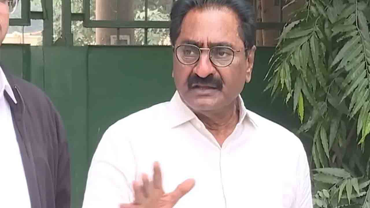 ఏపీలో ప్రశ్నిస్తే జైలే!