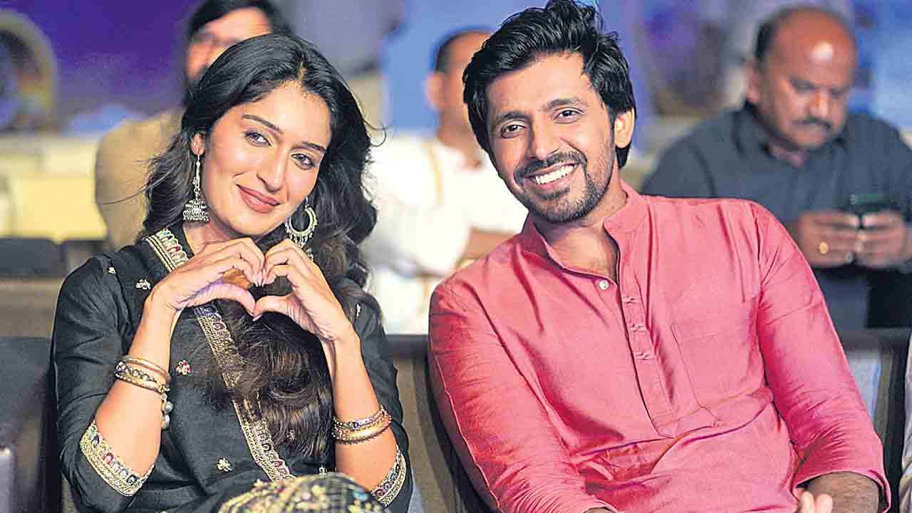 మిత్ర మండలి సందడి