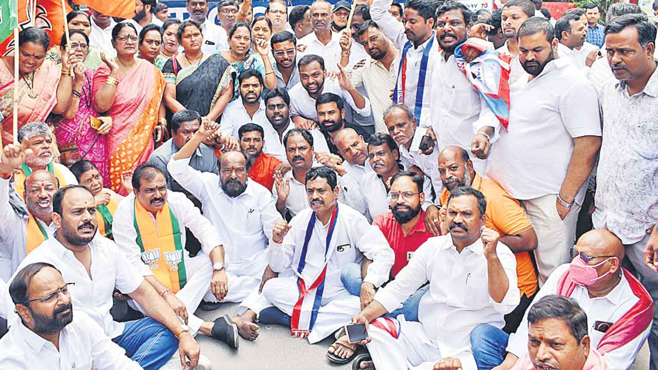 మూడు రోజుల్లో భవిష్యత్తు కార్యాచరణ