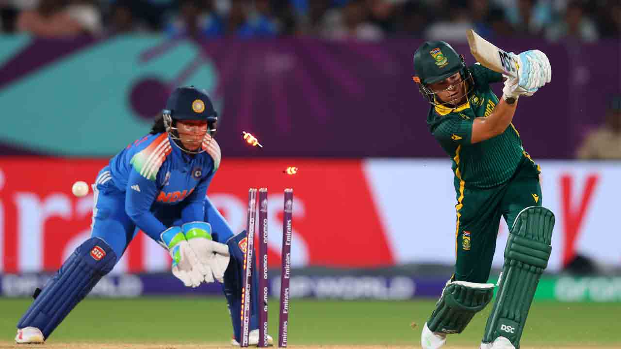 INDW vs SAW | తిప్పేస్తున్న స్పిన్నర్లు.. దక్షిణాఫ్రికా నాలుగో వికెట్ డౌన్