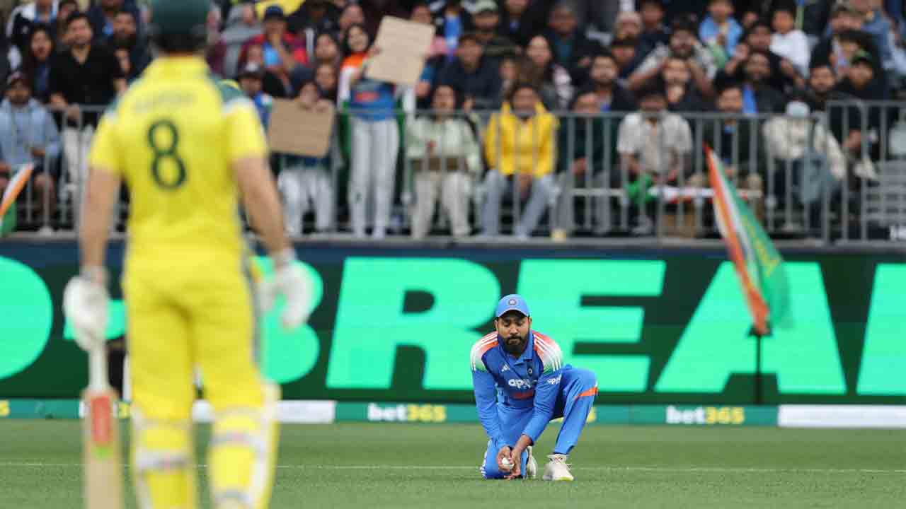 IND vs AUS | రెండో వికెట్ కోల్పోయిన ఆస్ట్రేలియా.. పది ఓవర్లకు స్కోర్..!