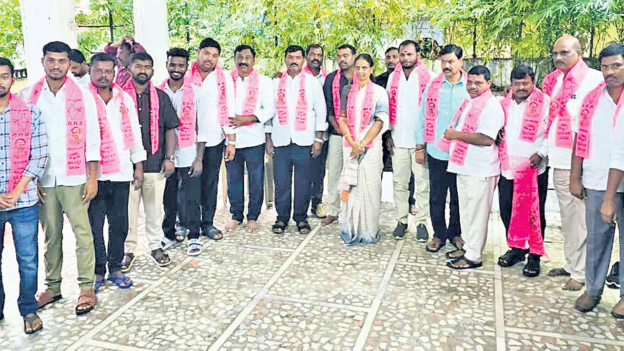 స్థానిక ఎన్నికల్లో గులాబీ సత్తా చాటాలి