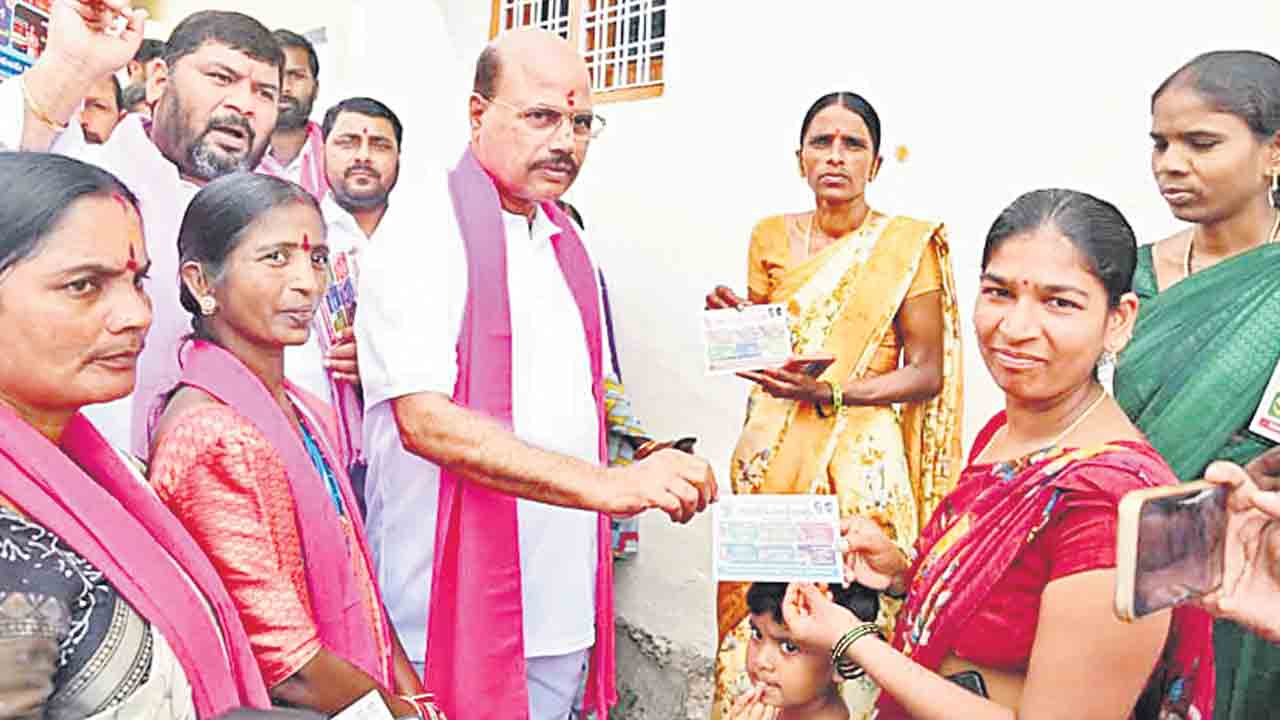 ఎన్నికల హామీలపై కాంగ్రెస్‌ను నిలదీయాలి