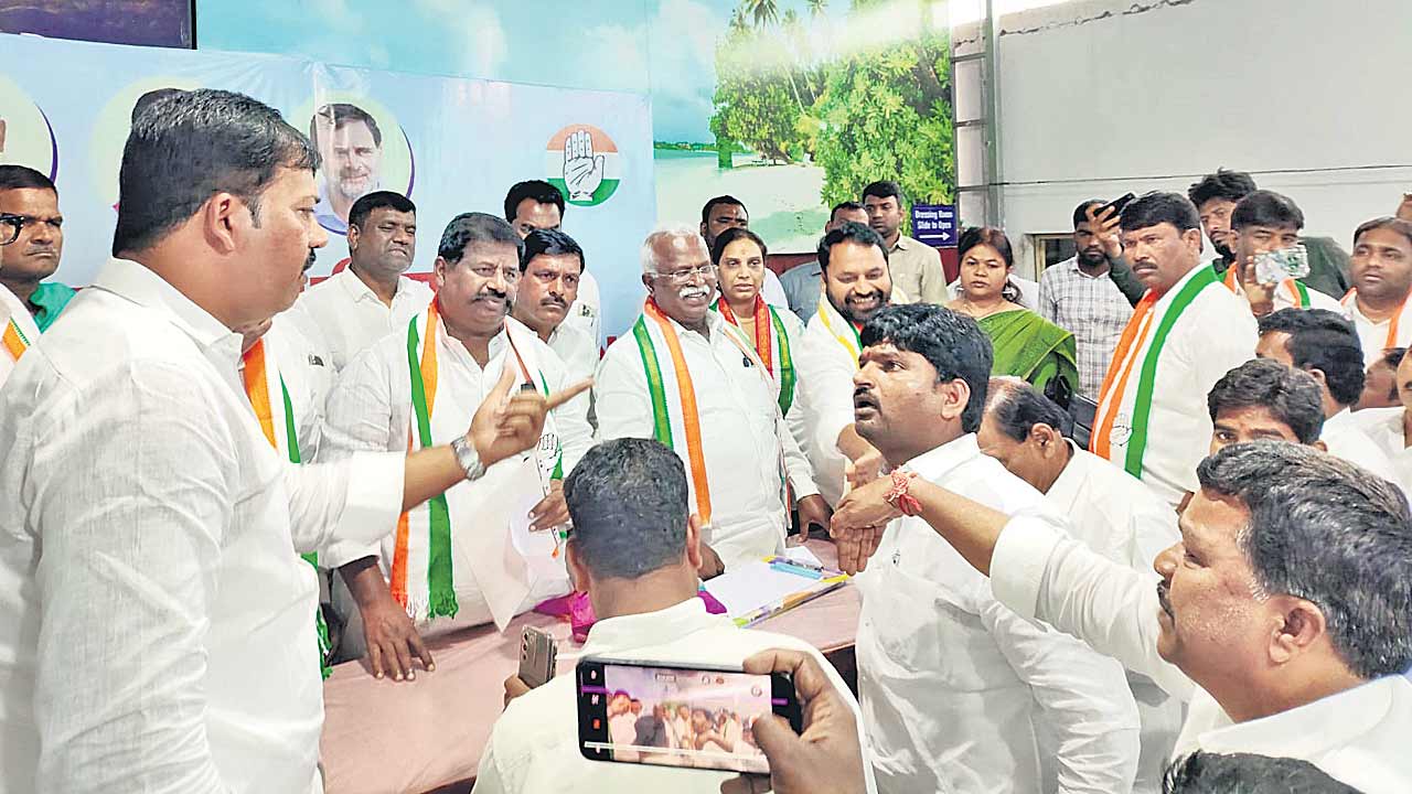 భగ్గుమన్న విభేదాలు