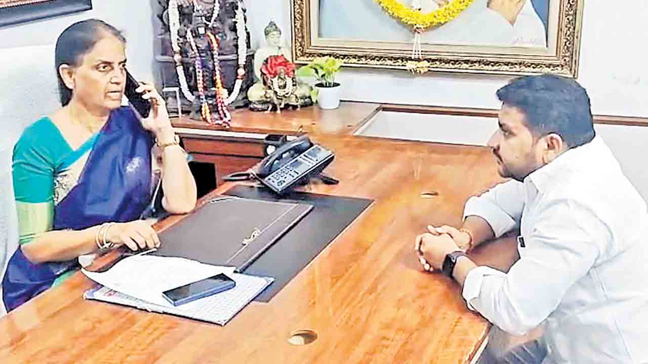 రైతులు దొంగాలా..?