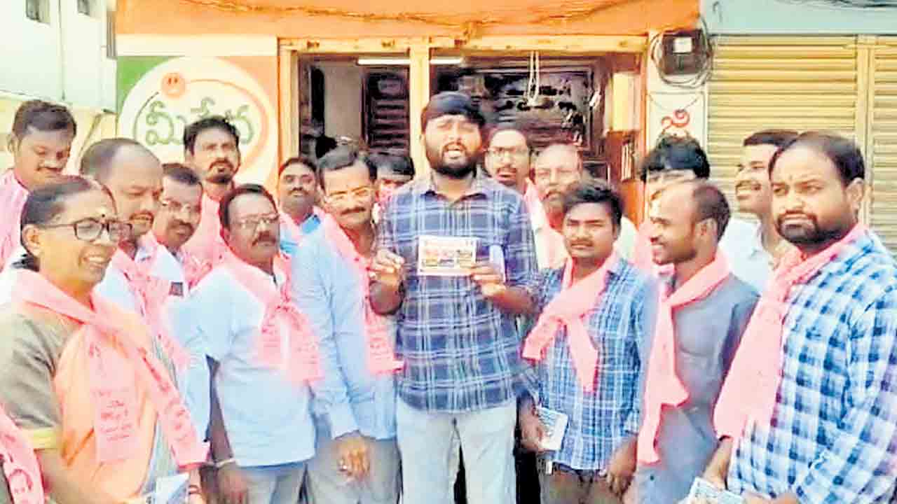 కాంగ్రెస్‌ను గెలిపించి తప్పు చేసినం.. వచ్చే ఎన్నికల్లో మంత్రి వివేక్‌ను ఓడిస్తం.. కాంగ్రెస్‌ నాయకుడు రవికుమార్‌గౌడ్‌