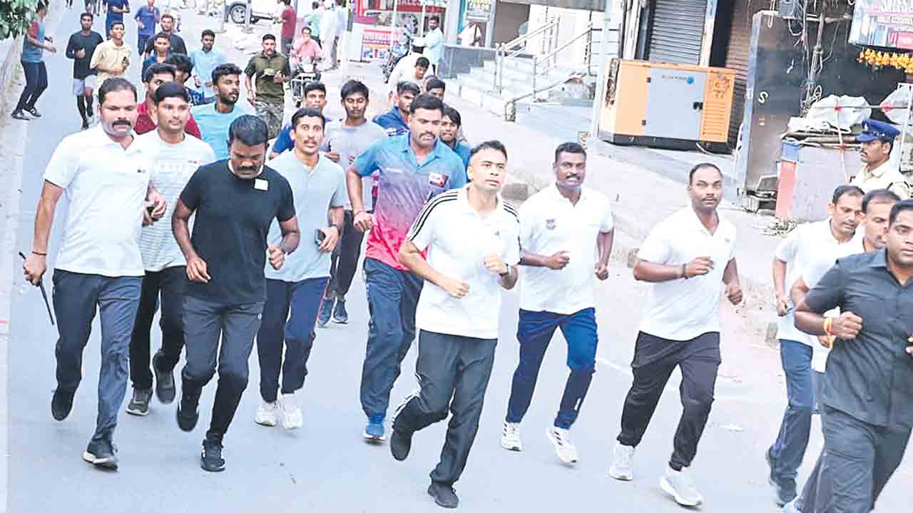 పోలీసుల త్యాగాలు చిరస్మరనీయం.. ఆదిలాబాద్ జిల్లా ఎస్పీ అఖిల్