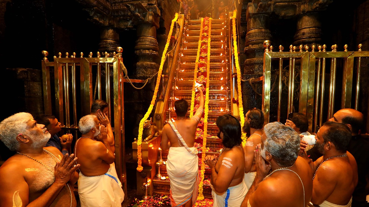 Sabarimala gold scam case | బంగారం అవకతవకల కేసు.. శబరిమల మాజీ అధికారిని కస్టడీలోకి తీసుకున్న సిట్‌..!