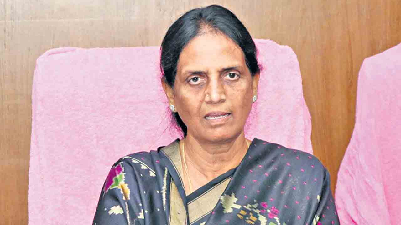 మాగంటి సునీతమ్మను అంటే సోనియానూ అవమానించినట్టే!.. సబితా ఇంద్రారెడ్డి ఆగ్రహం