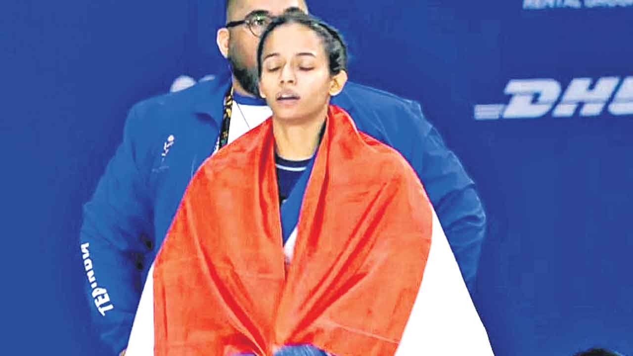 శ్రీయకు రజతం