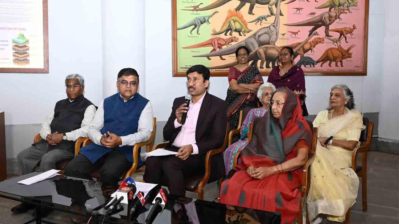 సింగరేణి పెవిలియన్‌ను ప్రారంభించిన సీఎండీ