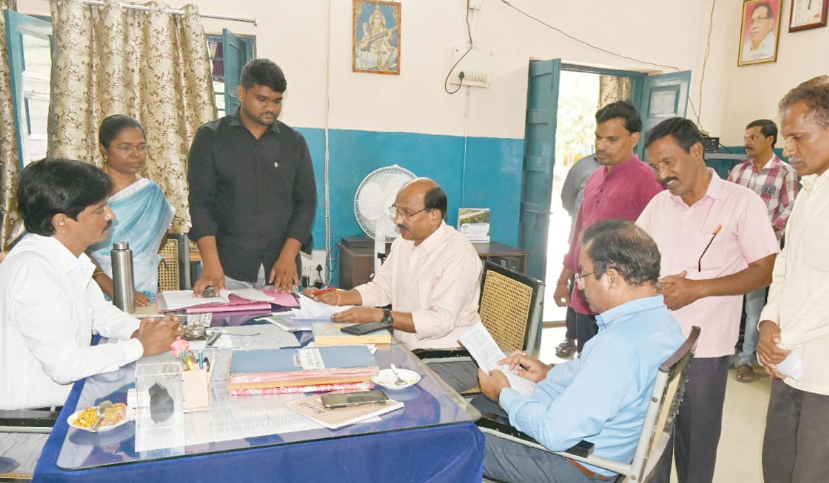 Singareni School | సింగరేణి పాఠశాలలో నూటికి నూరు శాతం ఫలితాలు వచ్చేలా కృషి చేయాలి.. సంస్థ కార్పొరేట్ ఎడ్యుకేషనల్ జనరల్ మేనేజర్ (కార్పొరేట్ ) వెంకటాచారి