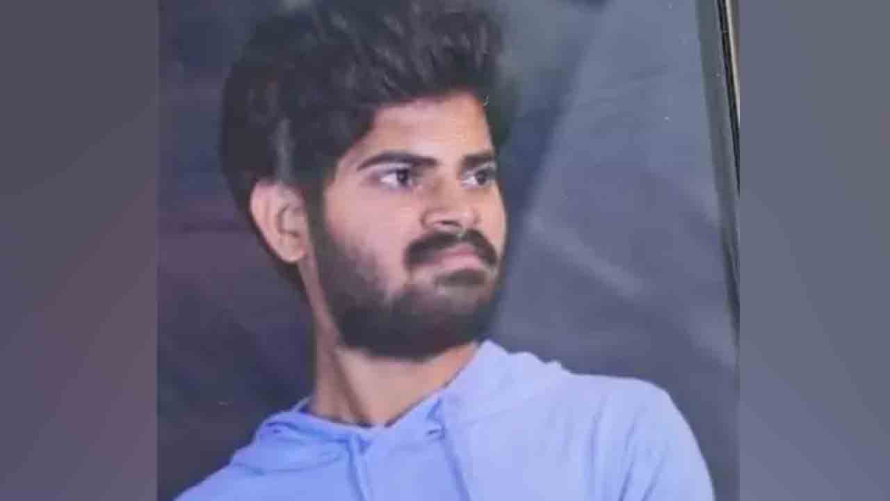 Murder | దారుణం.. మందలించిందన్న కోపంతో తండ్రిని గదిలో బంధించి తల్లిని గొంతుకోసి చంపిన కొడుకు..!